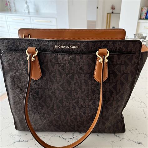 Michael Kors Dee Large Signature Convertible Tote Brown 